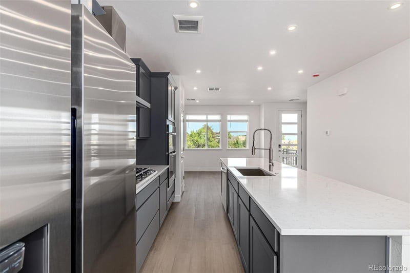 39 Ascent Trl, Englewood, CO 80112