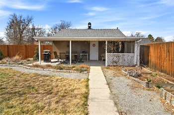 923 Geneva St, Aurora, CO 80010