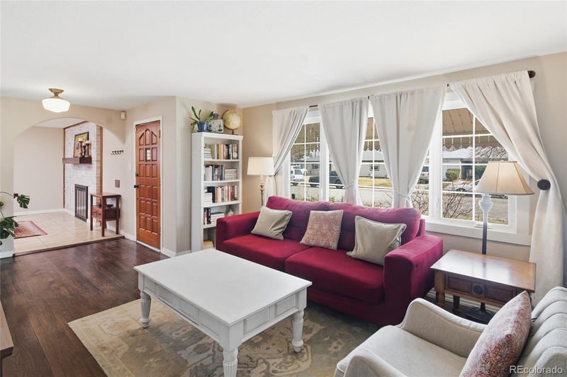 923 Geneva St, Aurora, CO 80010