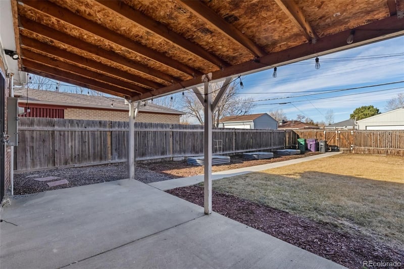 2885 Oneida St, Denver, CO 80207