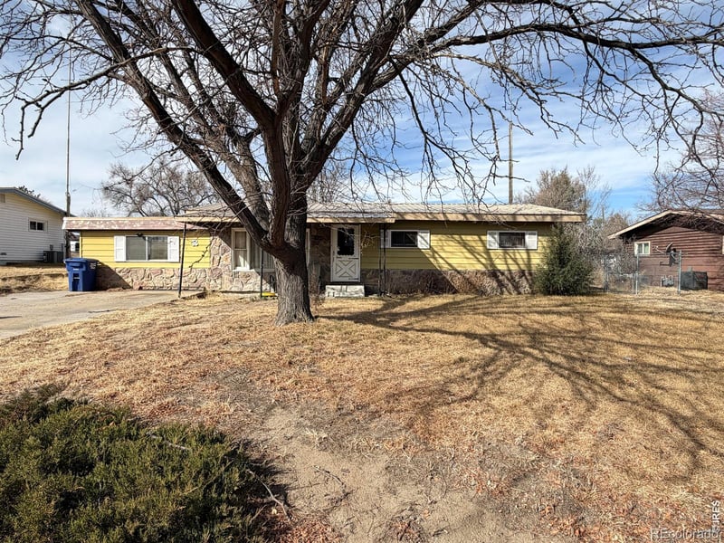 117 Pine St, Log Lane Village, CO 80705