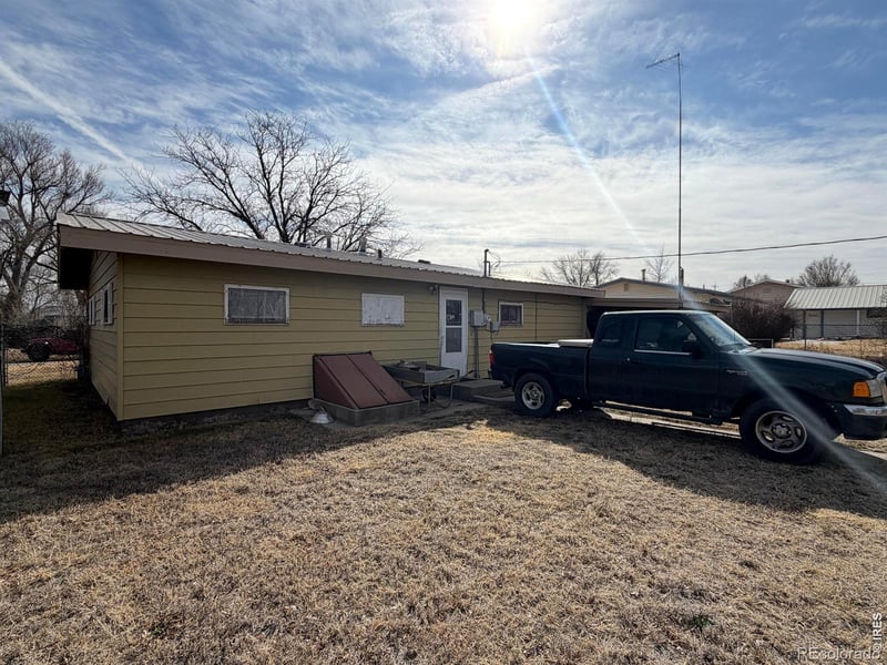 117 Pine St, Log Lane Village, CO 80705