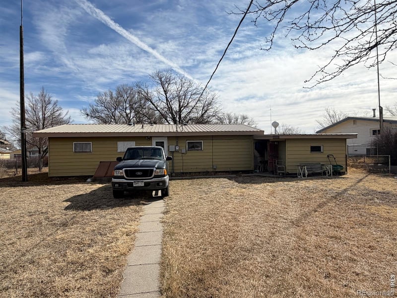 117 Pine St, Log Lane Village, CO 80705