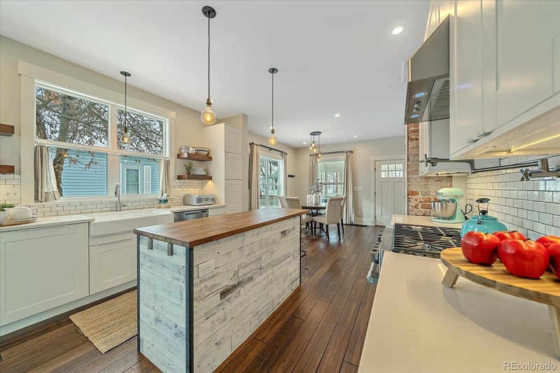 5716 Saulsbury St, Arvada, CO 80002