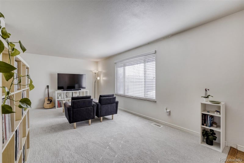 10135 Iowa Ave, Lakewood, CO 80232