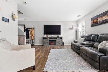 21983 Crestline Ln, Aurora, CO 80015