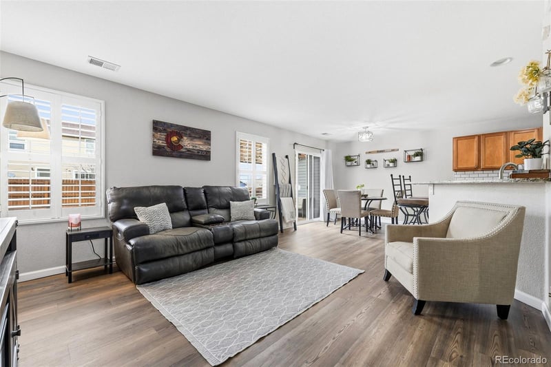 21983 Crestline Ln, Aurora, CO 80015