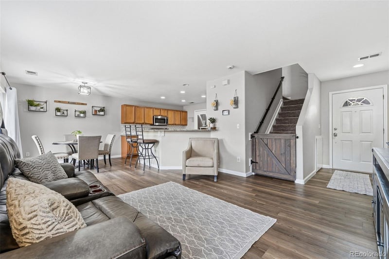 21983 Crestline Ln, Aurora, CO 80015