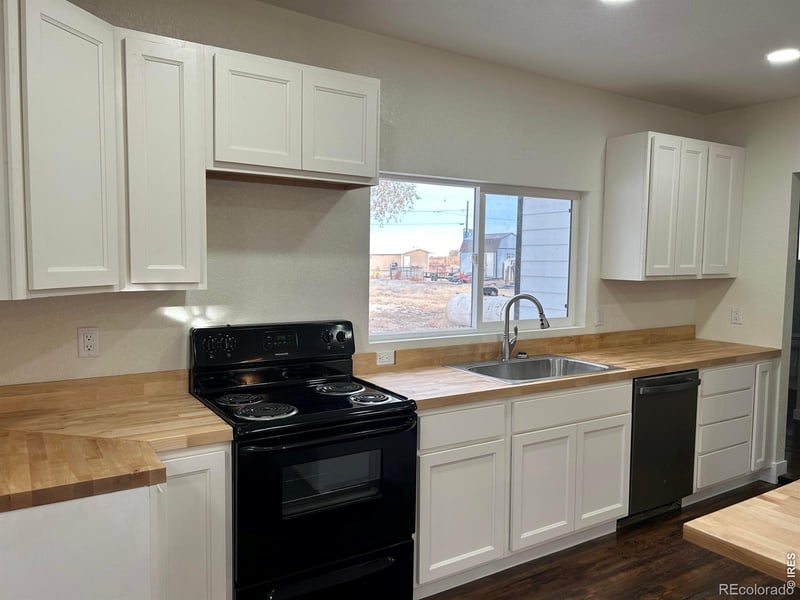 809 Warren St, Weldona, CO 80653