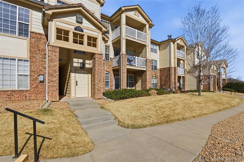5703 N Gibralter Way #103, Aurora, CO 80019