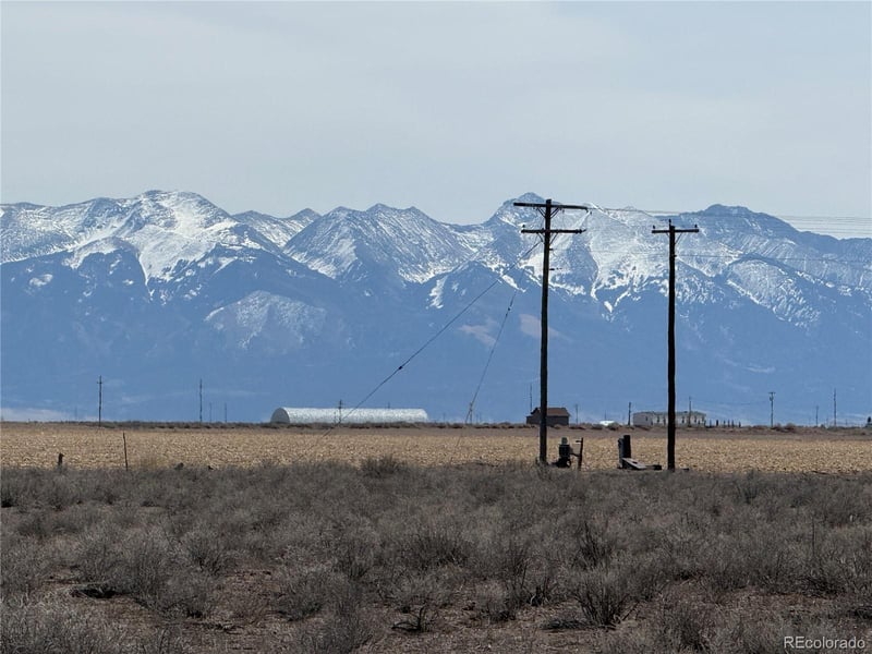 01 Cr D 875, Center, CO 81125