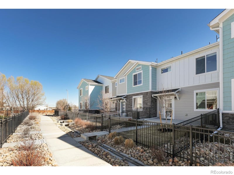 610 Stonebridge Dr, Longmont, CO 80503