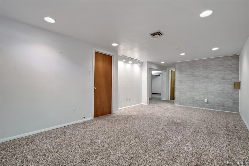 1911 Elmwood Ln, Pueblo, CO 81005