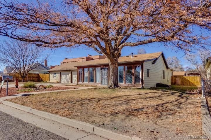 221 8th St, Walsenburg, CO 81089