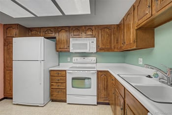 13931 Marina Dr #205, Aurora, CO 80014