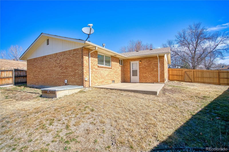 737 Goss Dr, Longmont, CO 80504