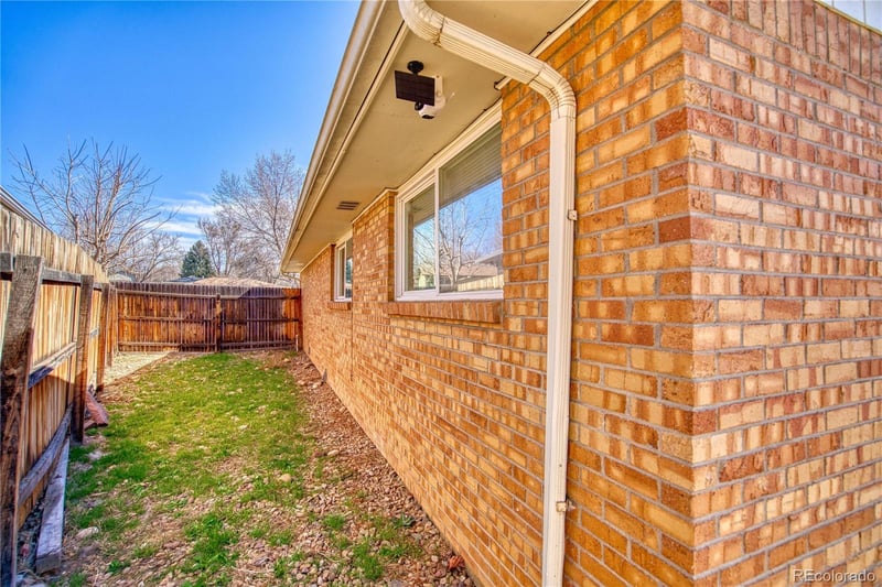 737 Goss Dr, Longmont, CO 80504