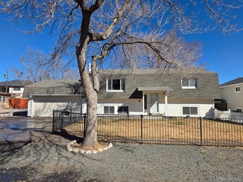 1770 Bahama St, Aurora, CO 80011