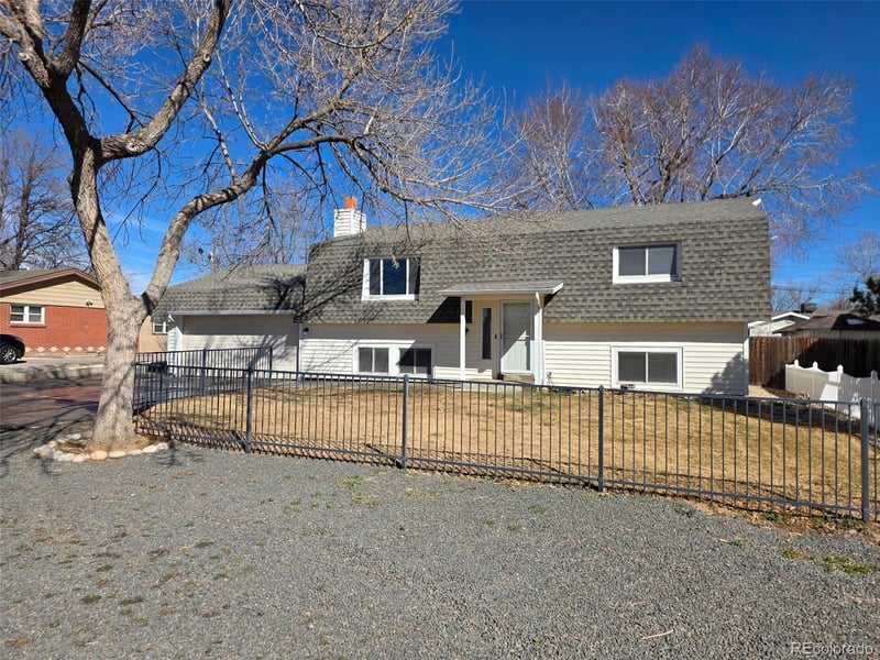 1770 Bahama St, Aurora, CO 80011