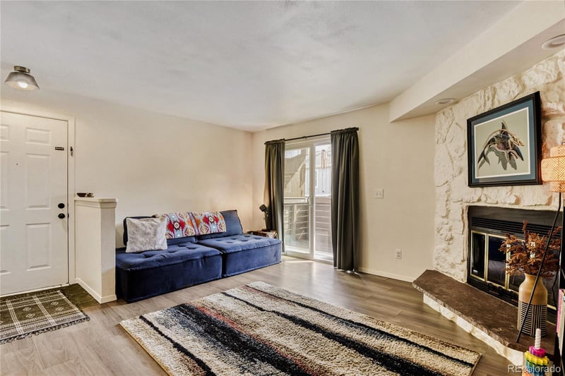 15594 Arizona Ave #208, Aurora, CO 80017