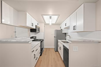 1792 Pitkin Cir #A, Aurora, CO 80017