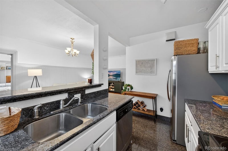 1376 Pearl St #203, Denver, CO 80203