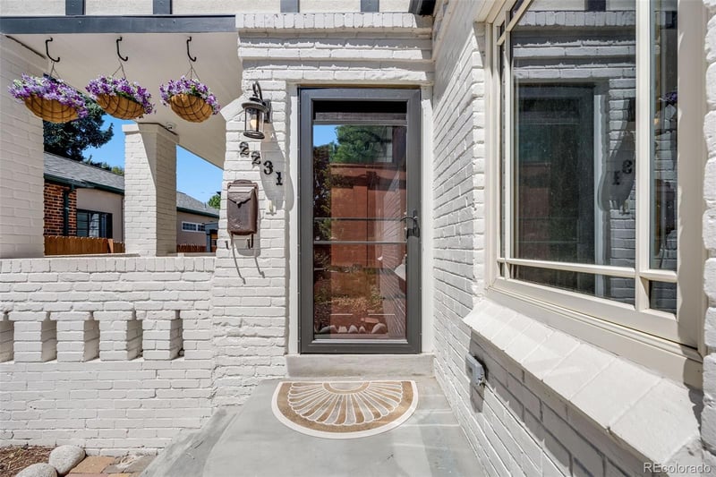 2231 Leyden St, Denver, CO 80207