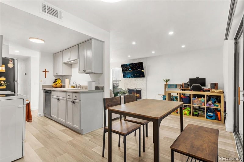 6480 Dayton St #M04, Englewood, CO 80111