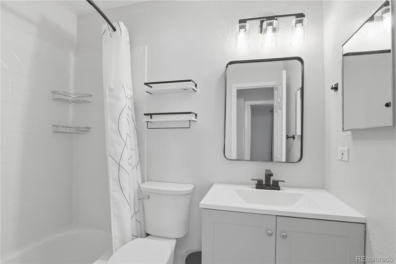 1390 Everett Ct #209, Lakewood, CO 80215