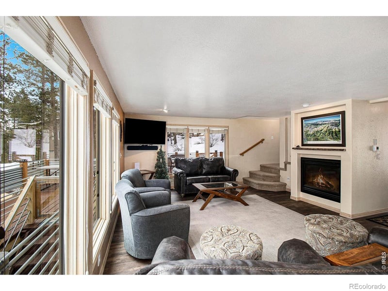 355 Cedar Dr, Lyons, CO 80540