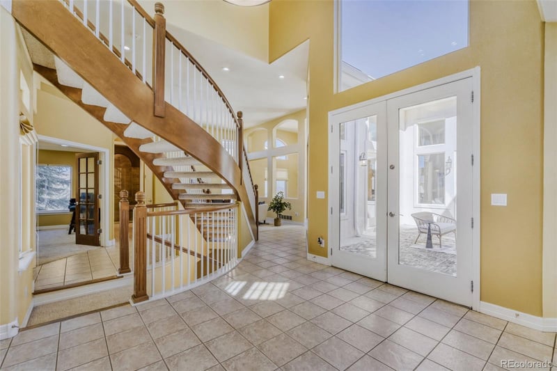 7317 Valdai Cir, Aurora, CO 80016