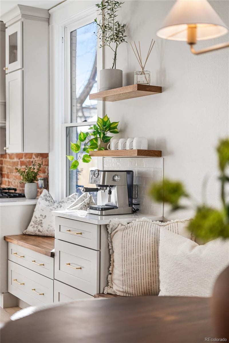 1042 Pearl St, Denver, CO 80209