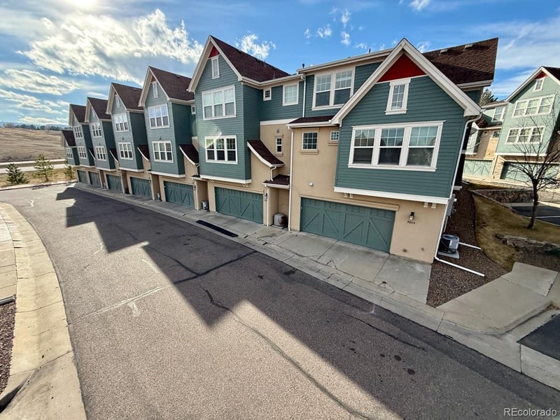 9805 Hinsdale Pl, Littleton, CO 80128