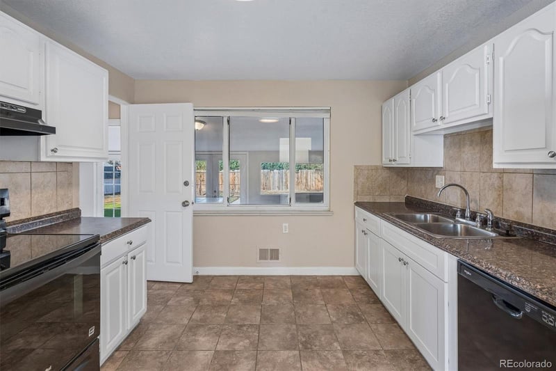 3065 Wheeling St, Aurora, CO 80011