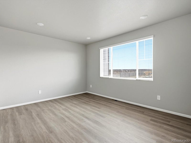 2233 164th Ave, Thornton, CO 80602