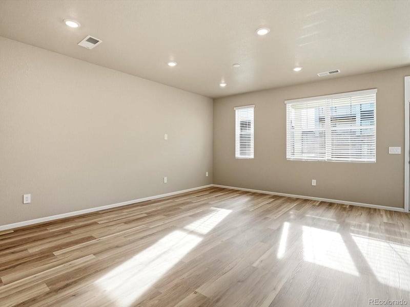 21244 65th Dr, Aurora, CO 80019