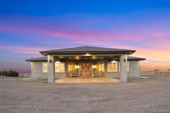 45330 Valdonna Cir, Bennett, CO 80102