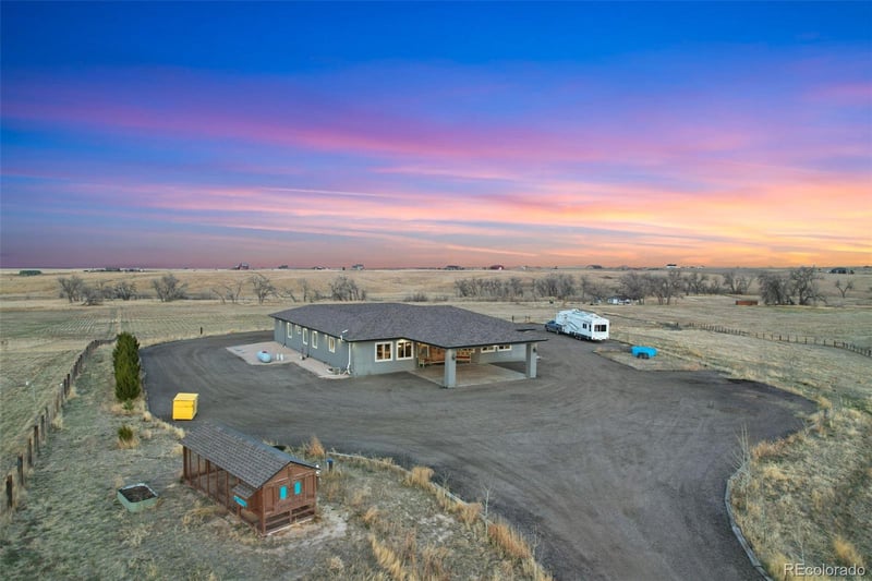 45330 Valdonna Cir, Bennett, CO 80102