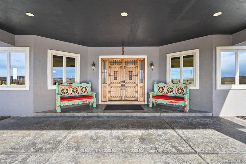 45330 Valdonna Cir, Bennett, CO 80102