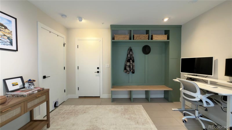 2870 Tremont Pl, Denver, CO 80205