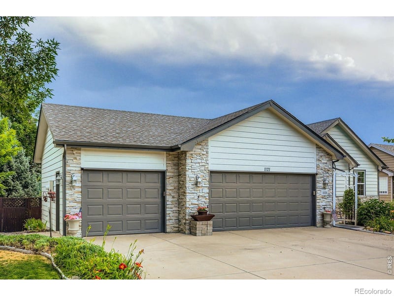 1121 Country Acres Ct, Johnstown, CO 80534
