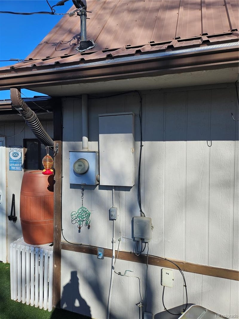 647 Denver Ave, De Beque, CO 81630