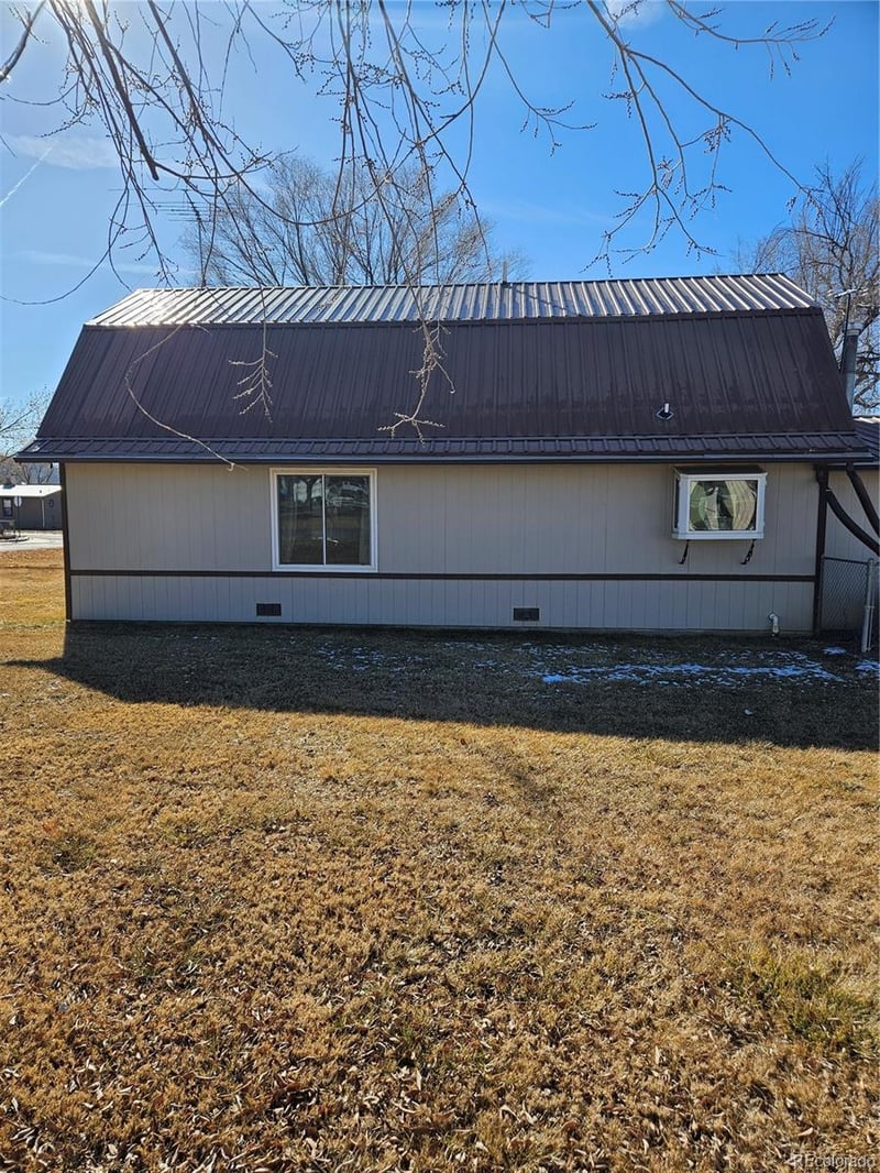 647 Denver Ave, De Beque, CO 81630