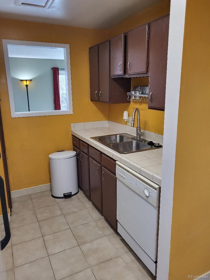 12056 25th Ave, Aurora, CO 80010