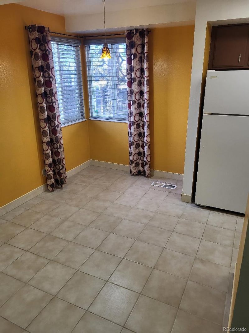 12056 25th Ave, Aurora, CO 80010