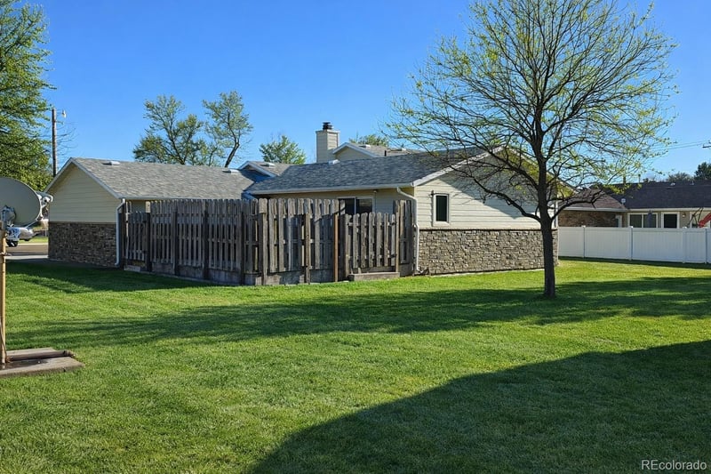 218 9th St, Julesburg, CO 80737