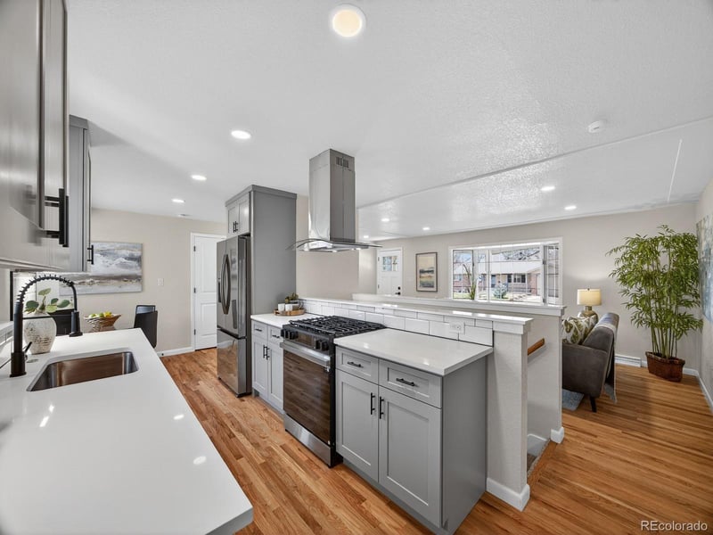 6984 Owens St, Arvada, CO 80004