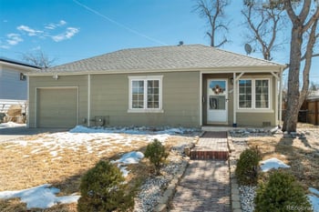 820 Newark St, Aurora, CO 80010