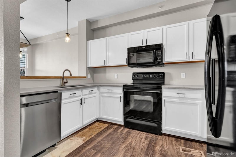 9758 Laredo St #29B, Commerce City, CO 80022