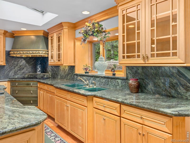 189 Fishermans Ln, Glen Haven, CO 80532